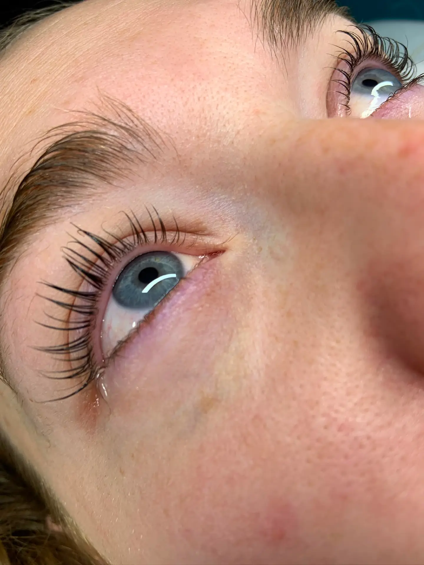 Rehaussement de cils avec Teinture