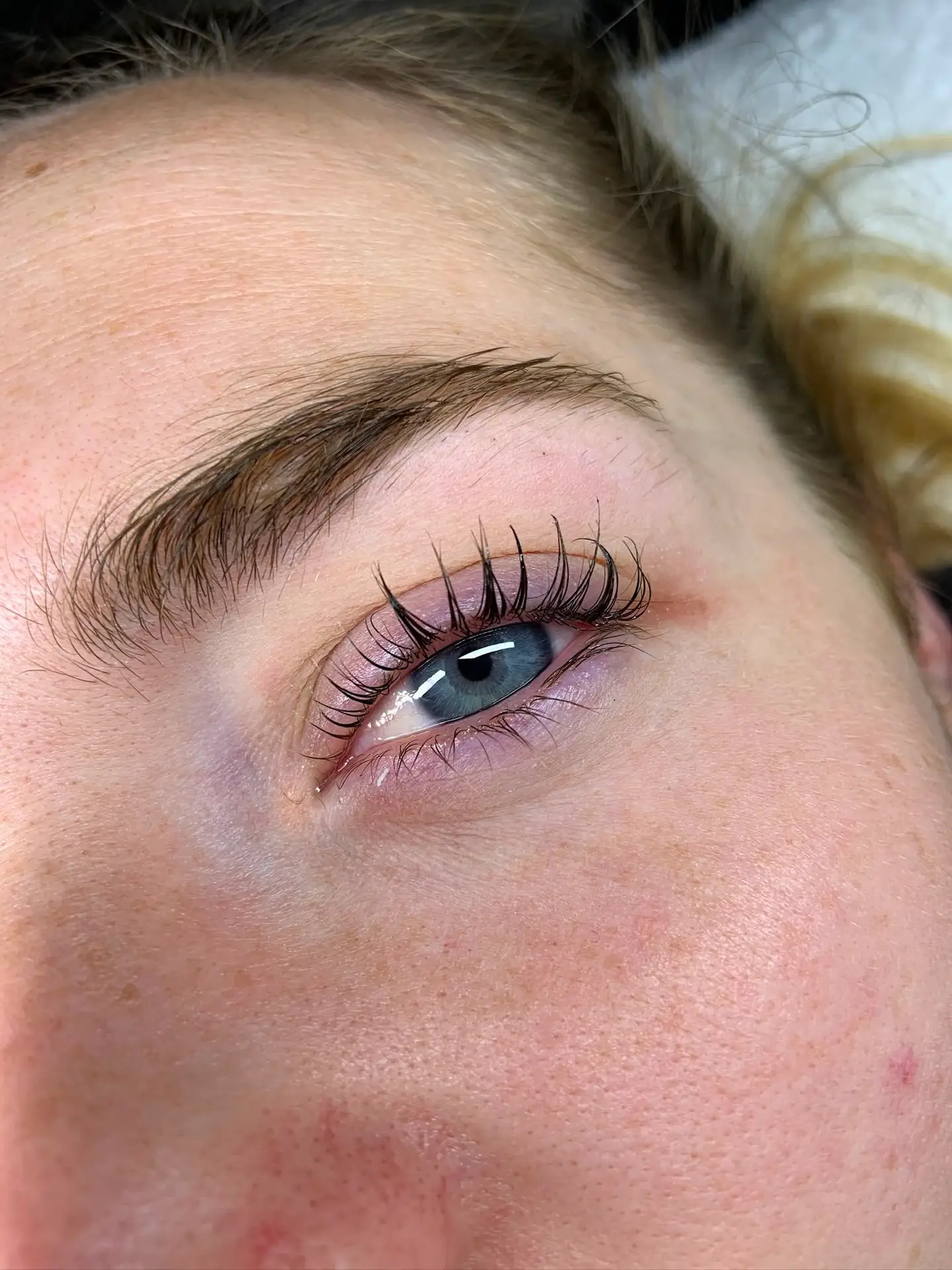 Rehaussement de cils avec Teinture